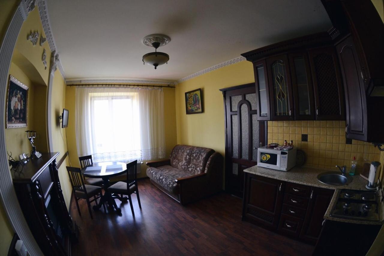 3-Room Apartments In Central City Lviv Exteriör bild