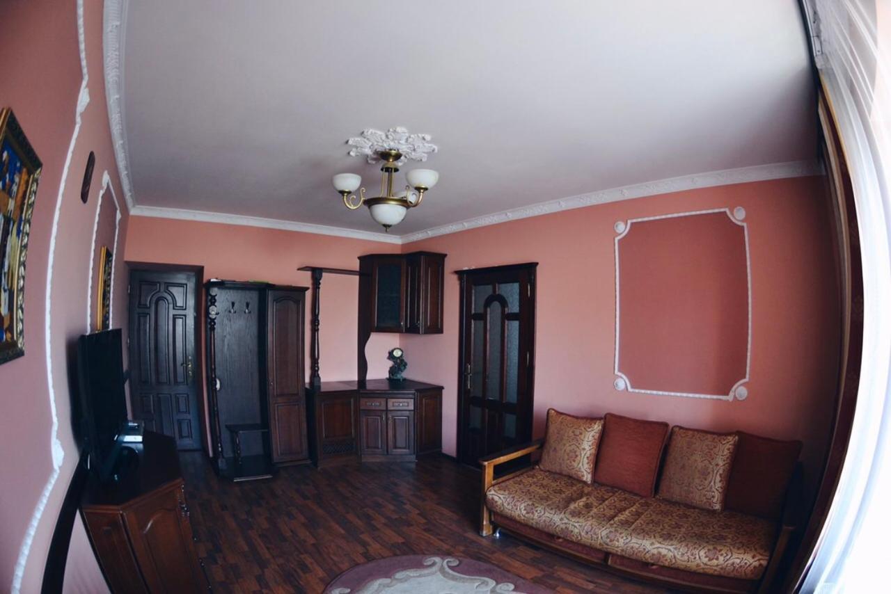 3-Room Apartments In Central City Lviv Exteriör bild